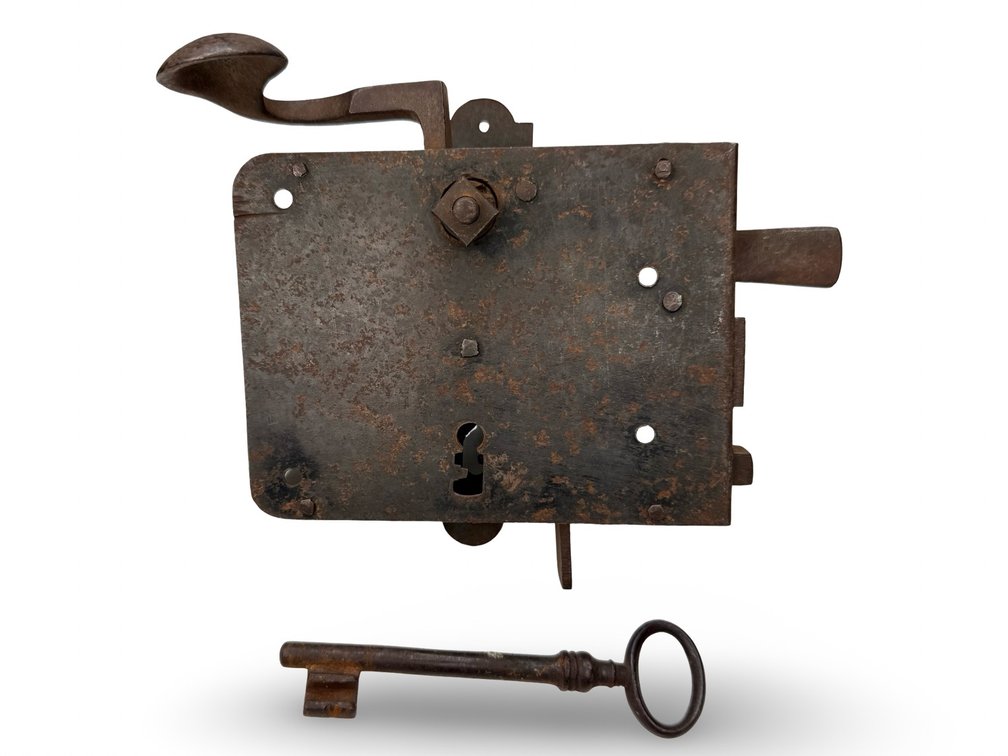 Iron Rim Lock with Lever Handle and Key