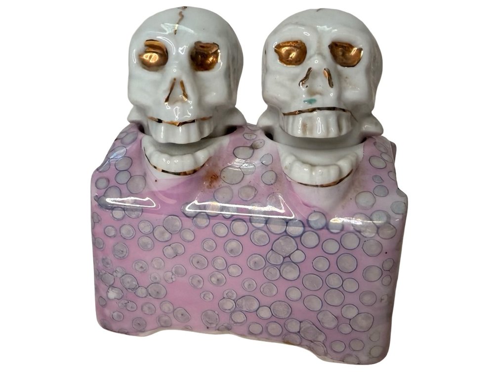 Skull Nodders Salt & Pepper Set.