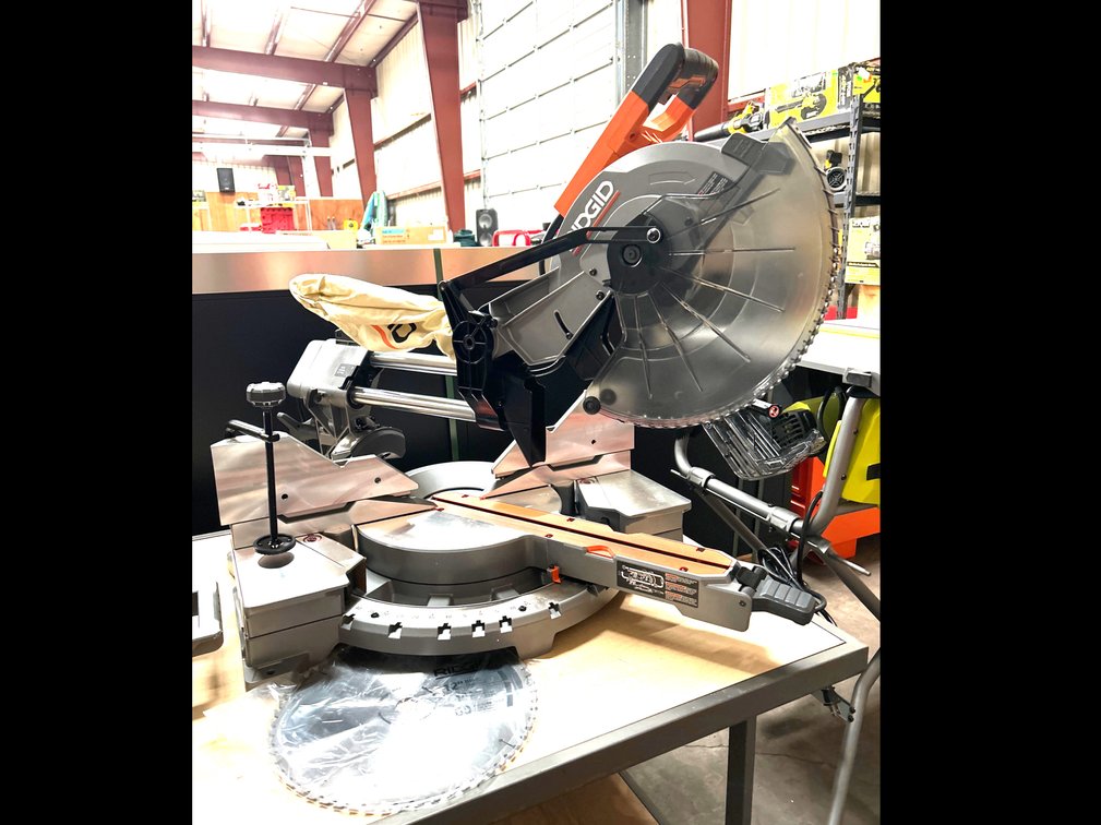 Ridgid 12in Dual Bevel Sliding Miter Saw, inv #c48164
