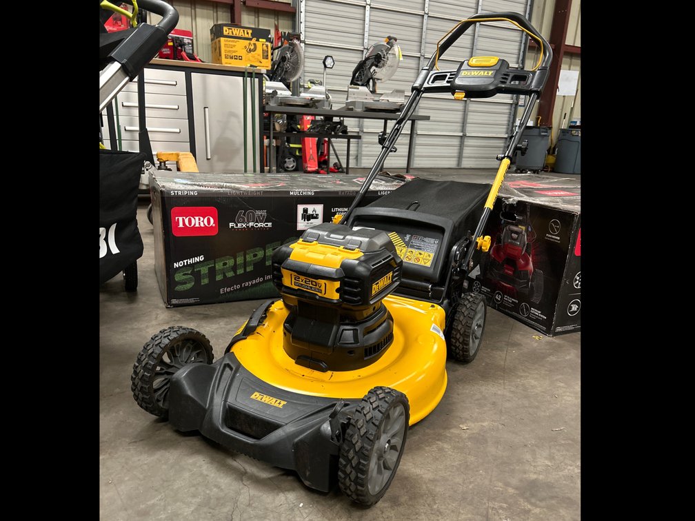 DeWalt 2x 20V Lawn Mower, includes (2) Batteries and Charger