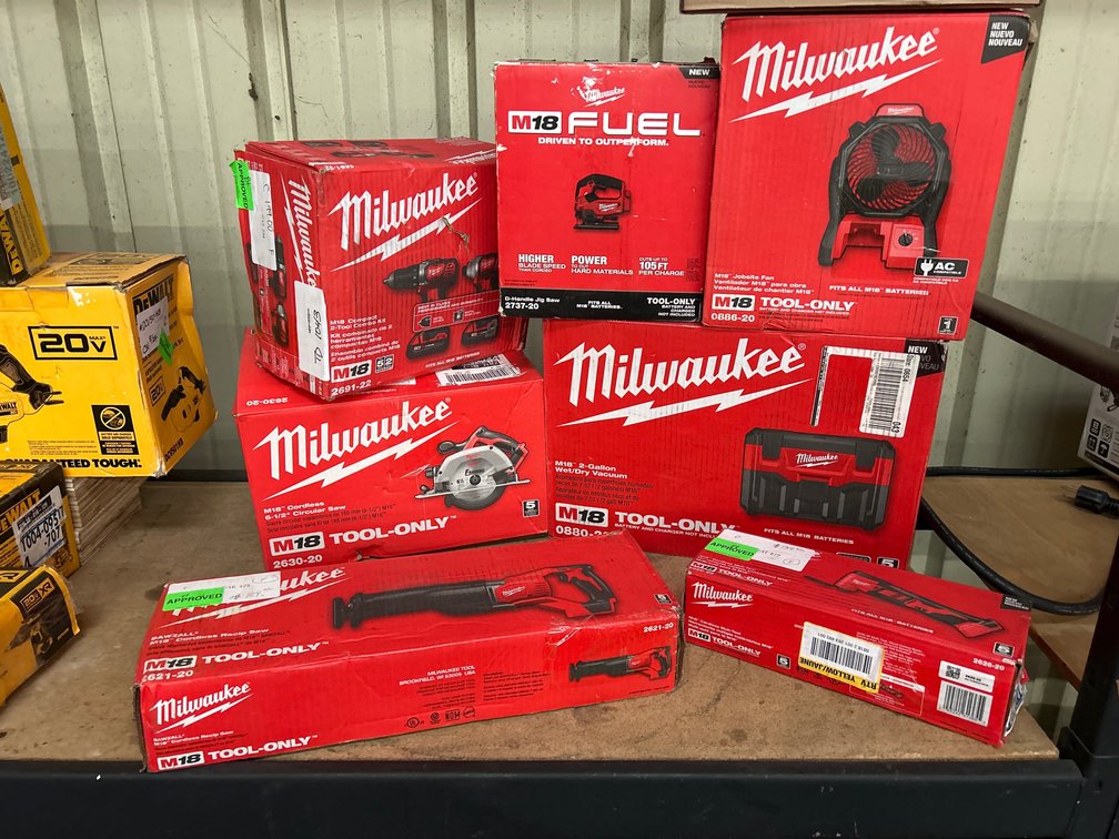 Assorted Milwaukee M18 Power Tools, includes Battery and Charger, 7pcs, inv #td1043