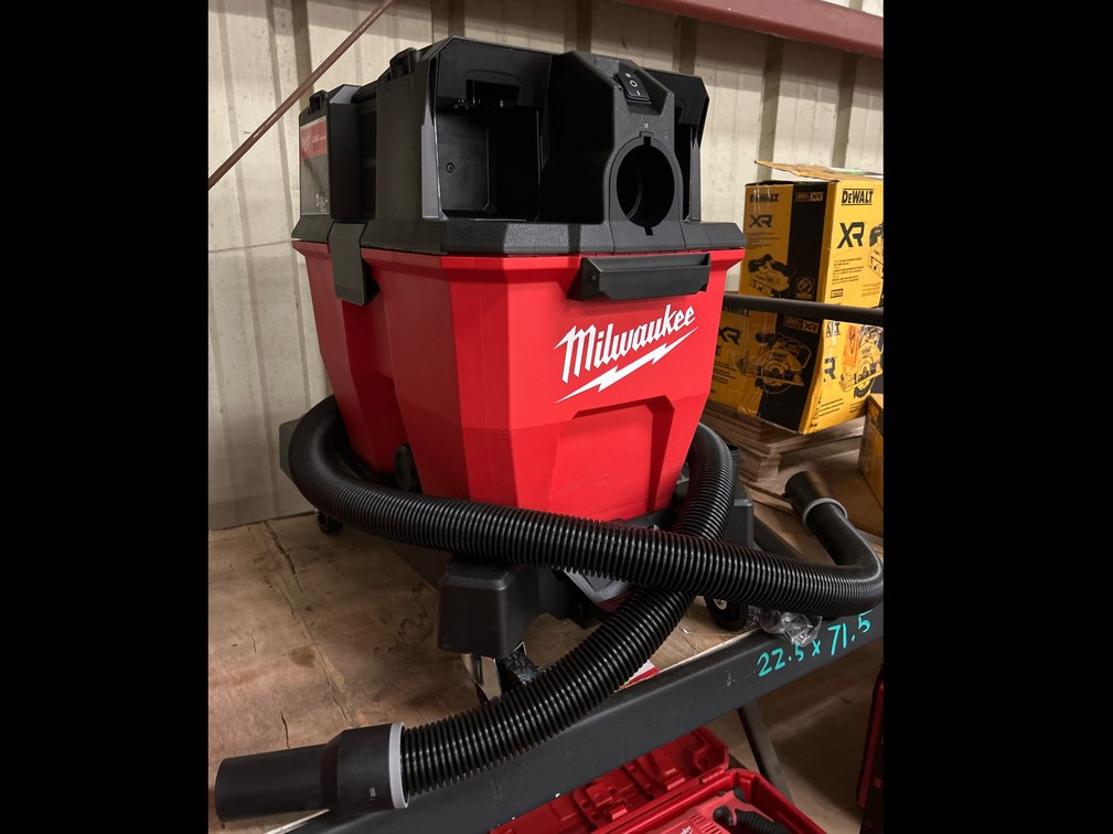 Milwaukee M18 9 Gallon Wet/Dry Vac, TOOL ONLY, inv #c47693