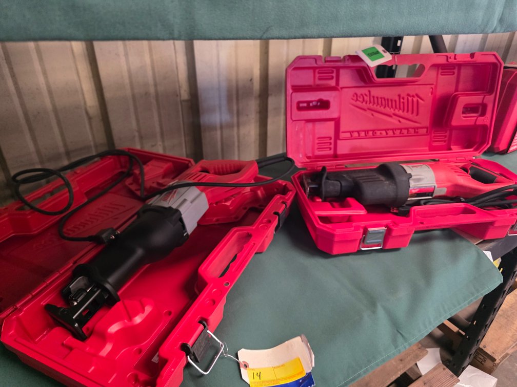 Milwaukee 2pcs Corded Sawzall/Reciprocating Saws, inv: v0450260