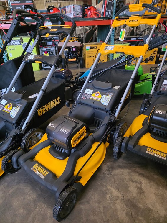 Dewalt 2x20v Max Brushless 21" Self-Propelled Mower, inv: 19c0138c449.99