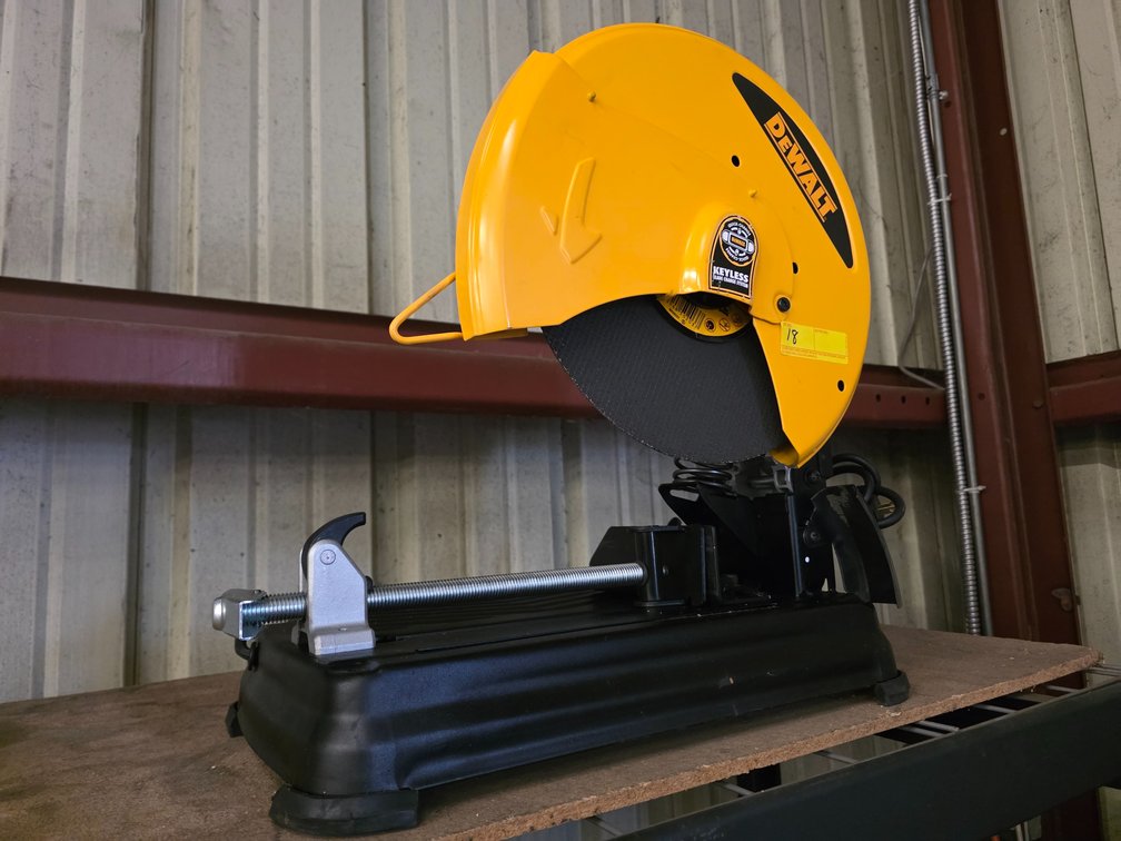 Dewalt 14" Heavy-Duty Chop Saw, inv: 19c0070c239