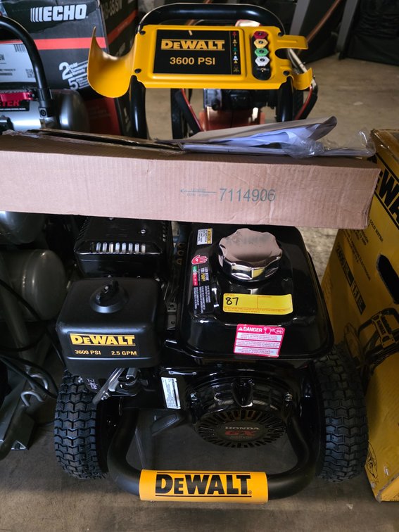 Dewalt 3600psi 2.5gpm Gas Pressure Washer