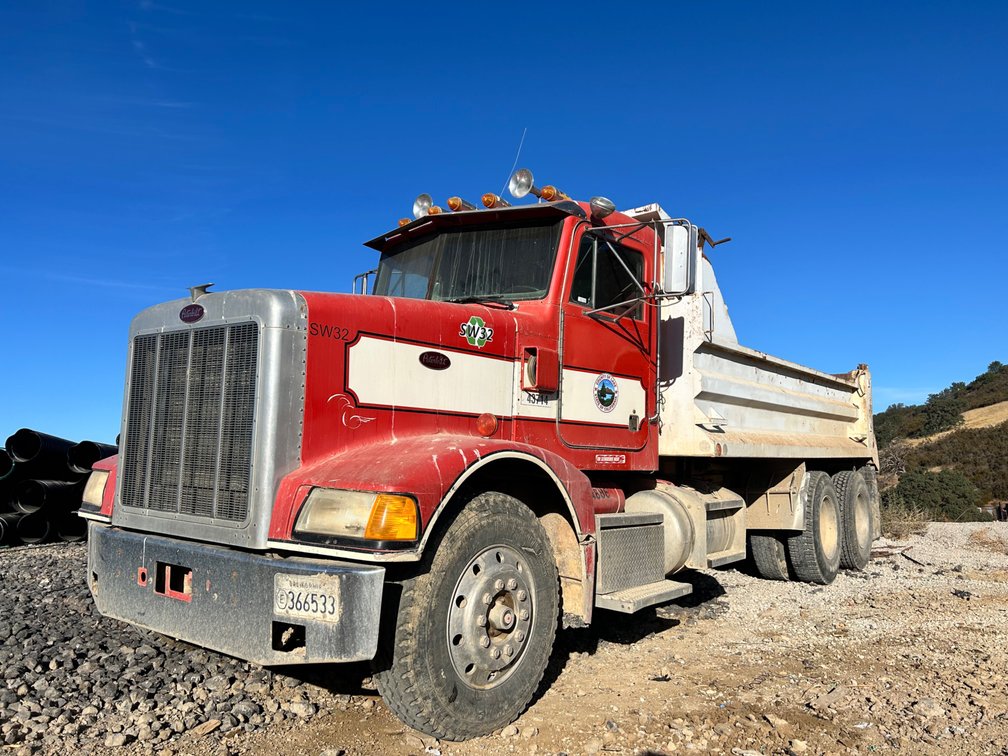 1989 Peterbilt 375 Dump Truck, 466412 Miles