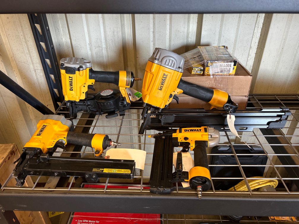 DeWalt Pneumatic Nailers, 4pcs + Nails, inv #xdep4tk896