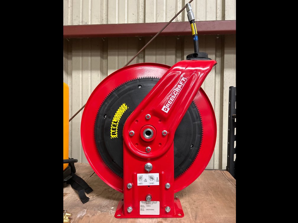 ReelCraft Spring Return Hose Reel, model 56MW52