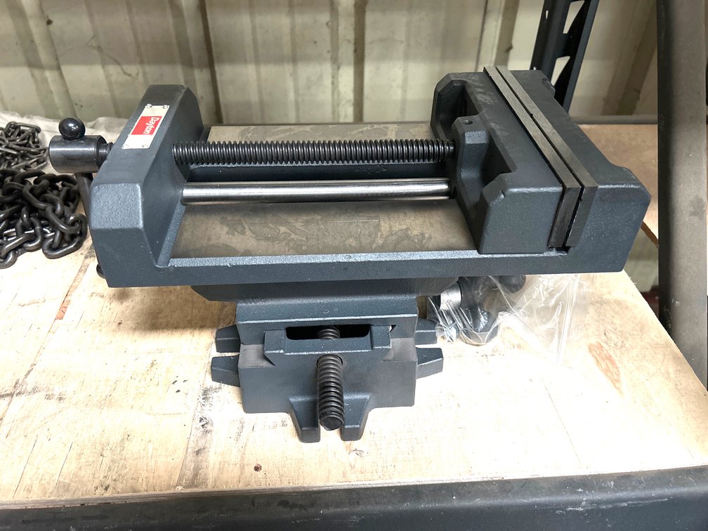 Unused Dayton 8in Machine Vise