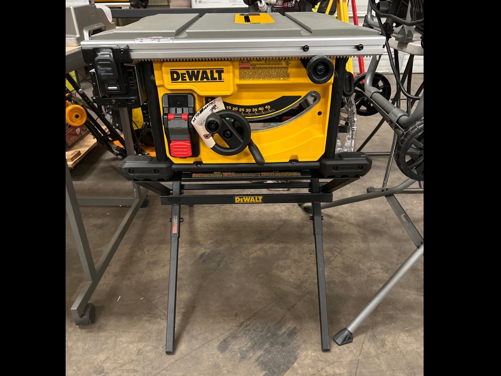 DeWalt 8 1/4in Table Saw With Stand, inv #m04384