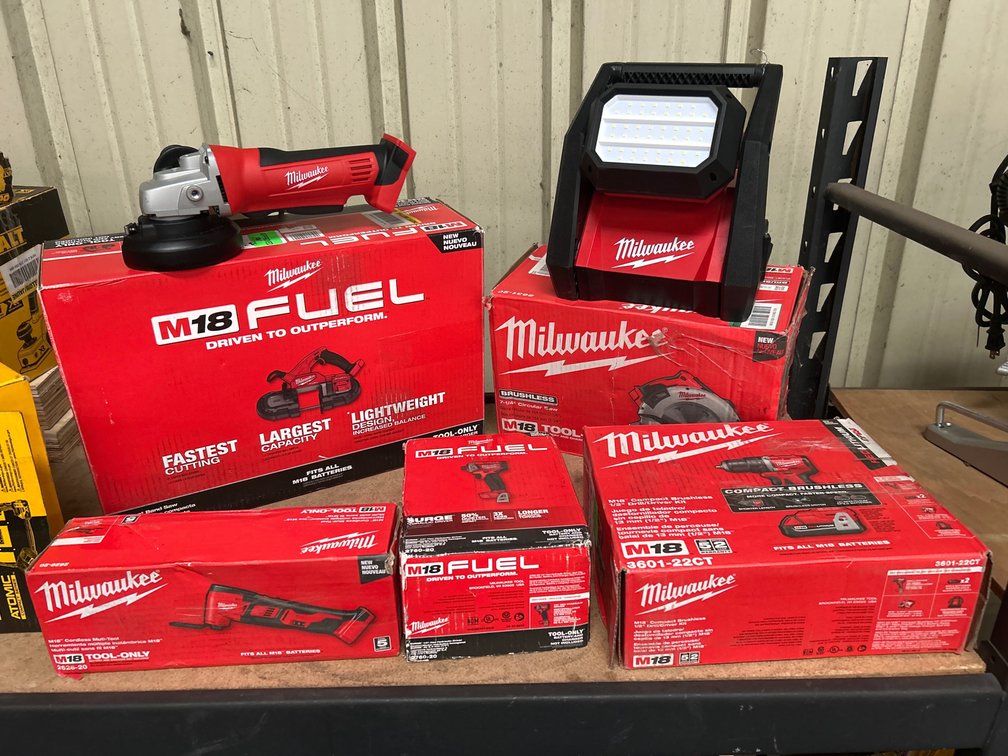 Milwaukee M18 Power Tools, includes Battery and Charger, 7pcs, inv #xmi8tk1572