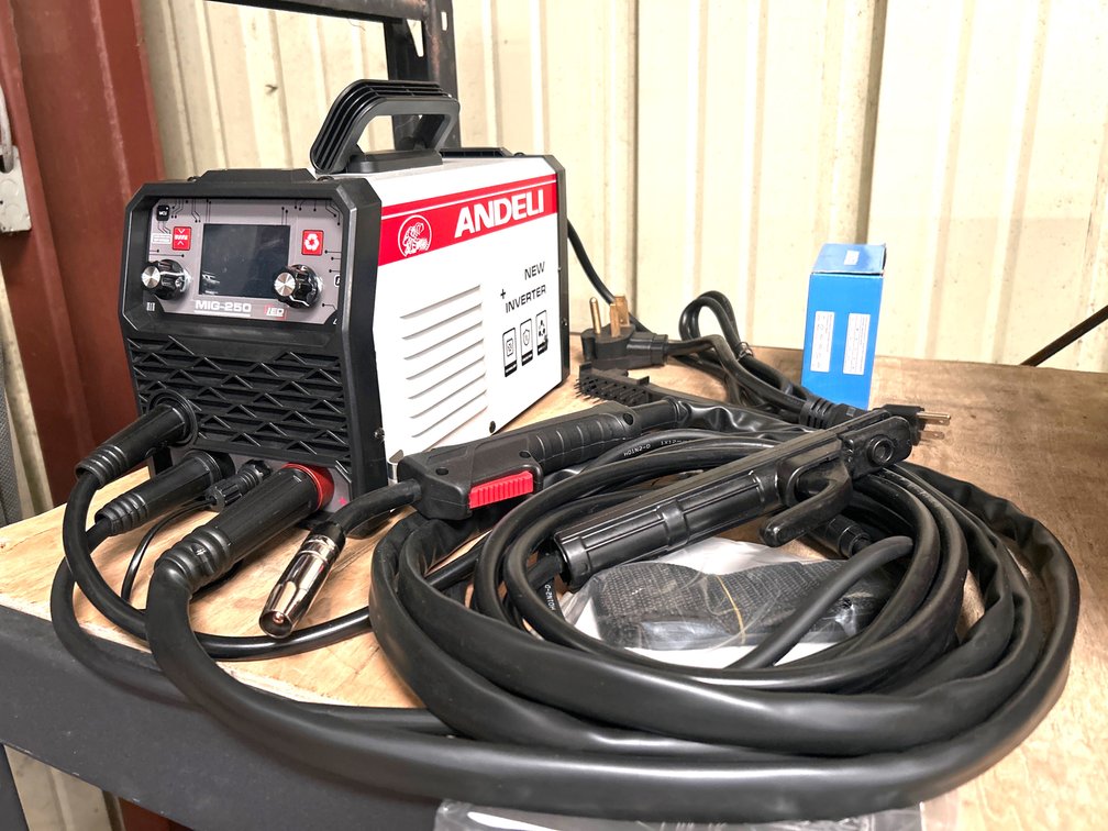 Unused Andeli Mig-250 Inverter Welder