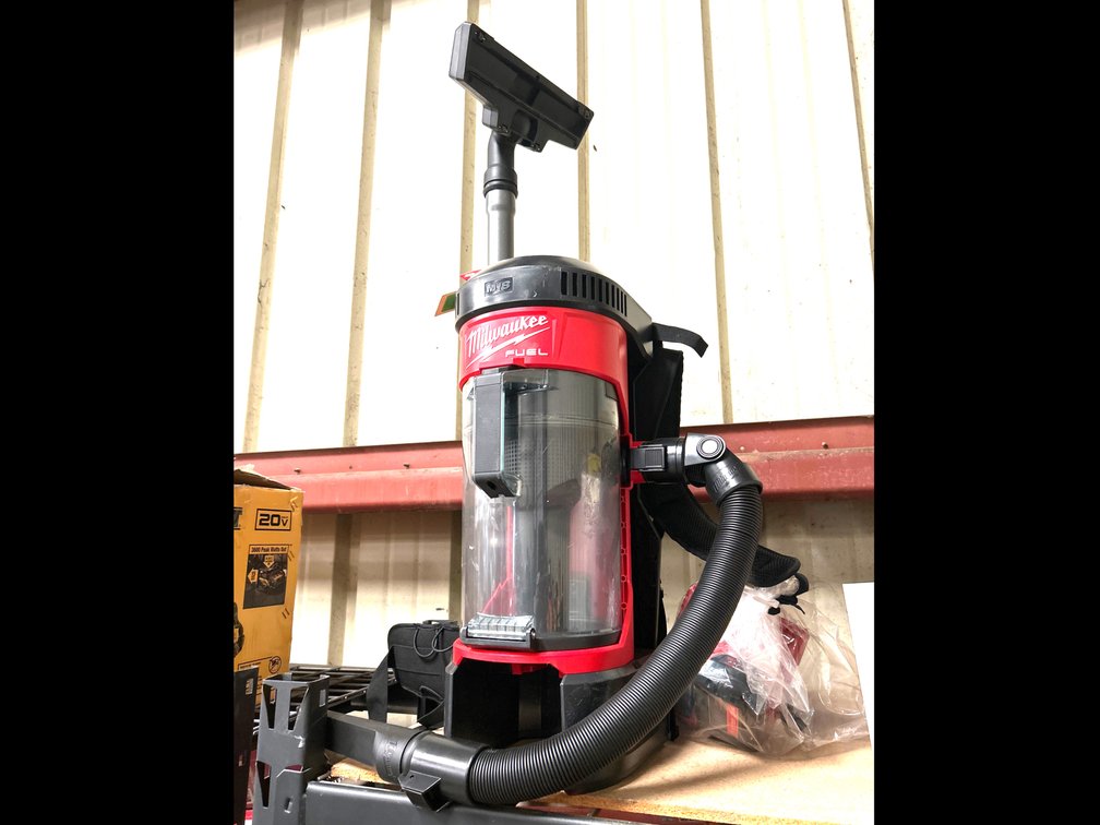 Milwaukee M18 Fuel Back Pack Vacuum, includes Battery and Charger, inv #m051237