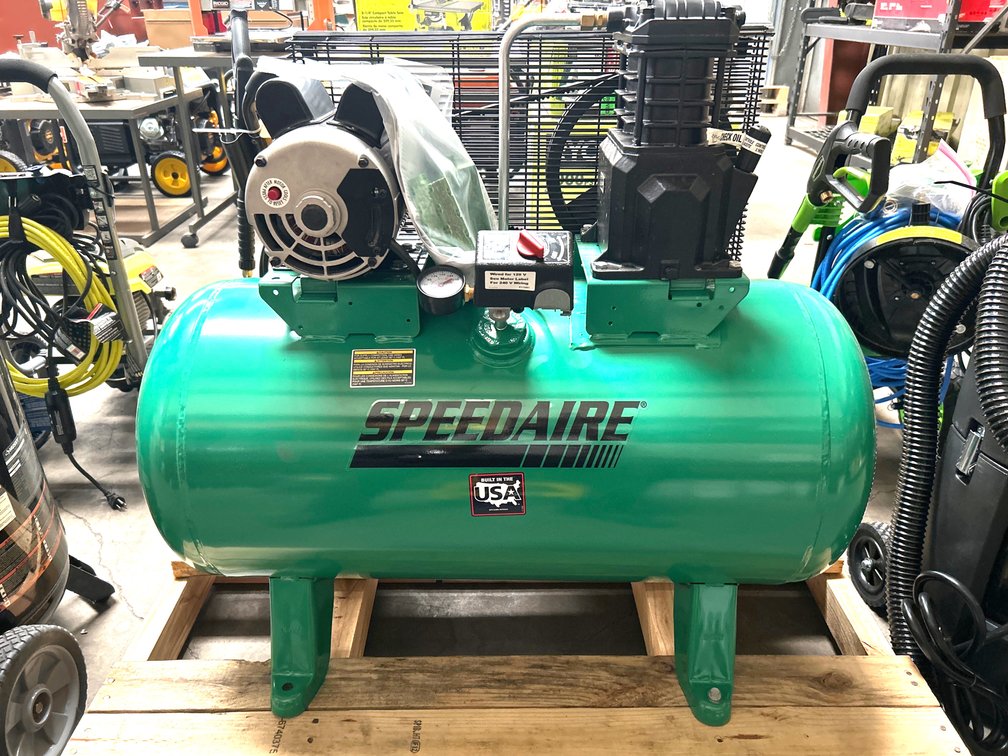 SpeedAire 30Gallon 135psi Air Compressor