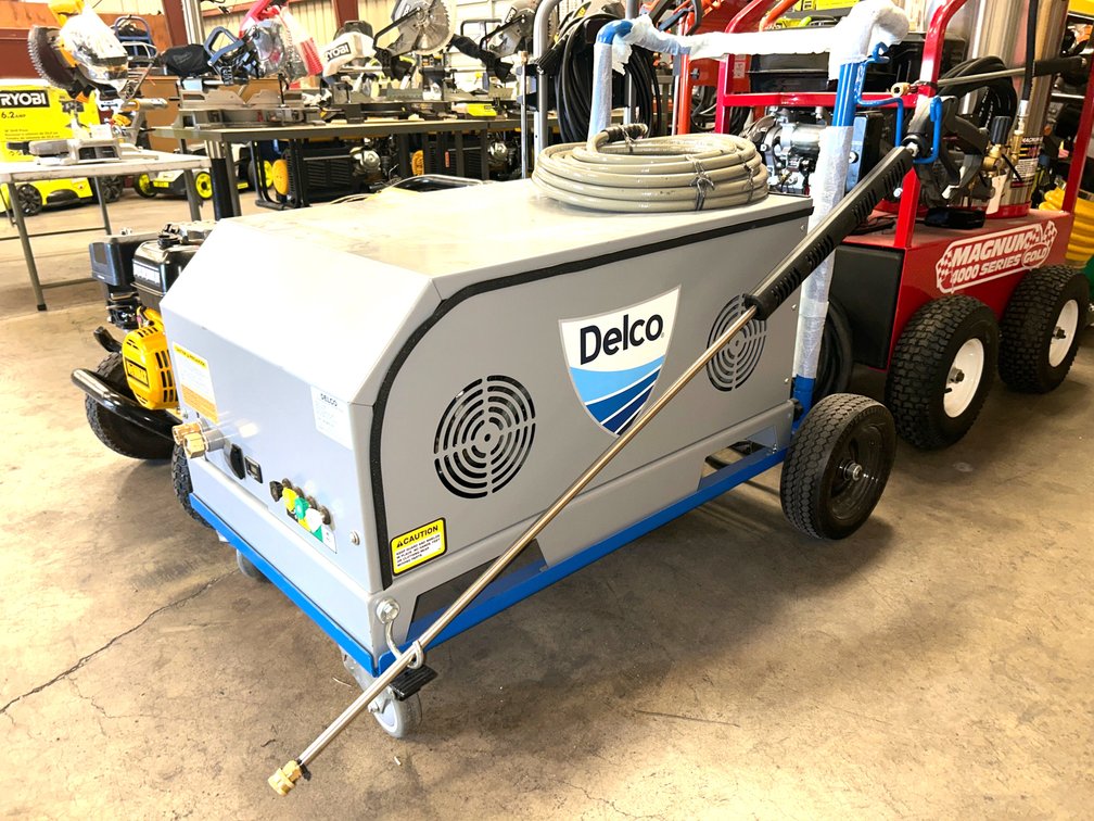 Unused Delco Commercial Cold Water Pressure Washer w/ Electric Start, 3000psi