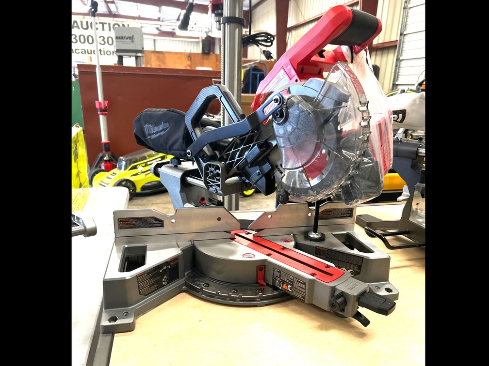 Milwaukee M18 Fuel 7 1/4in Sliding Miter Saw, includes Battery and Charger, inv #m05202