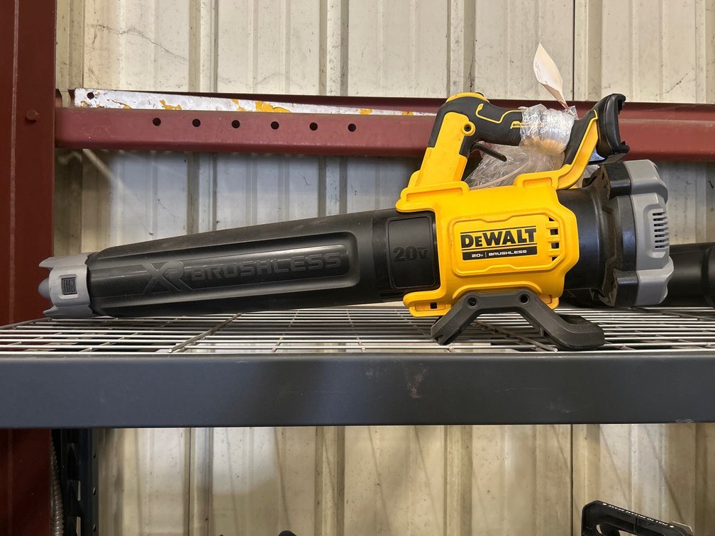 DeWalt 20V XR Blower, includes Battery and Charger, inv #m04304