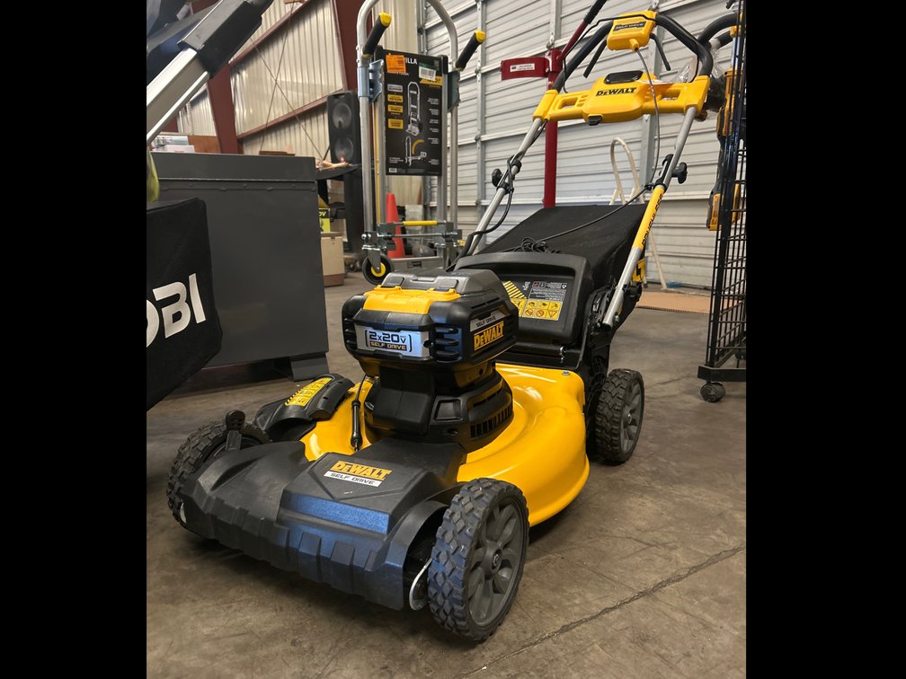 DeWalt 2x 20V Self Propelled Mower, includes Batteries And Charger, inv #xdebi549