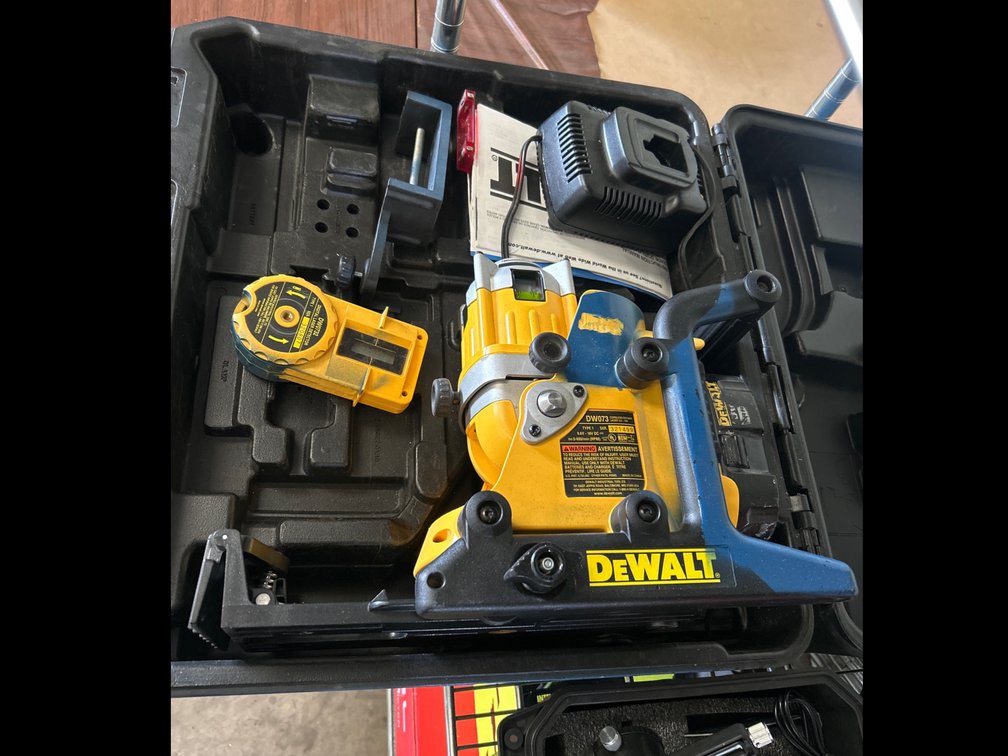 DeWalt 18V Rotary Laser Kit, includes Battery and Charger