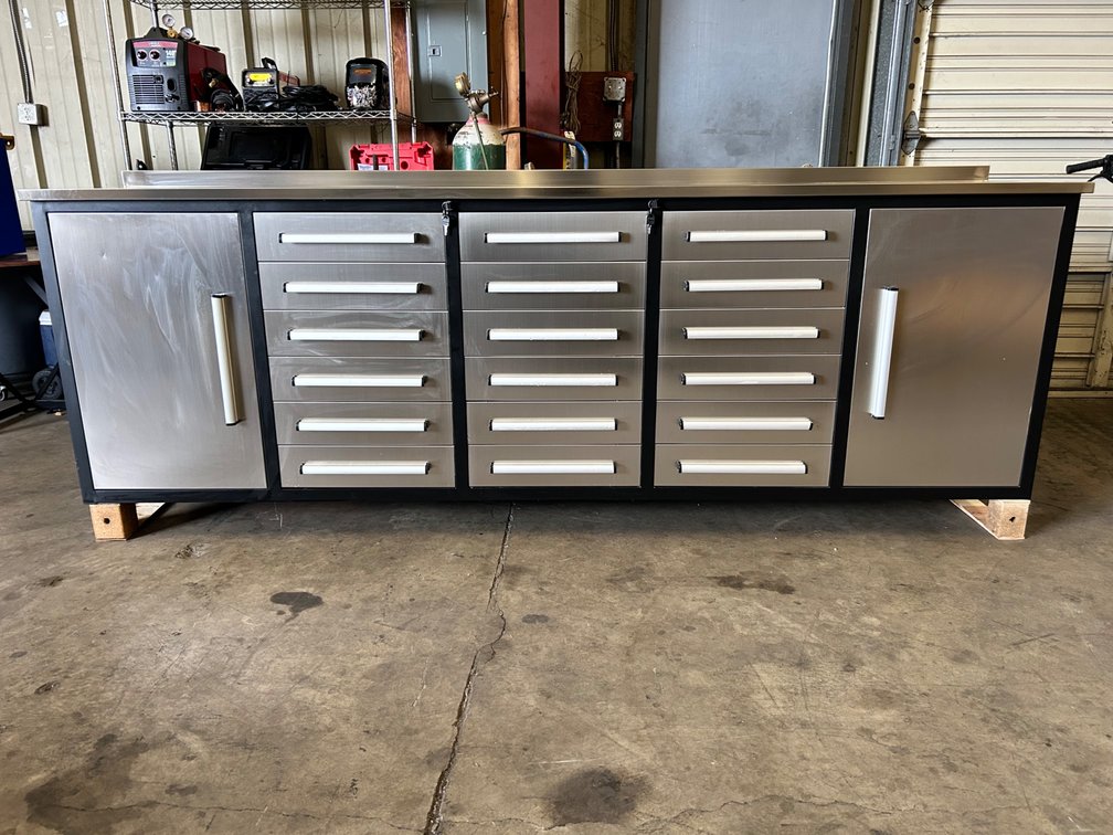 Unused Suihe 113in 18 Drawer 2 Cabinet Door Stainless Workbench