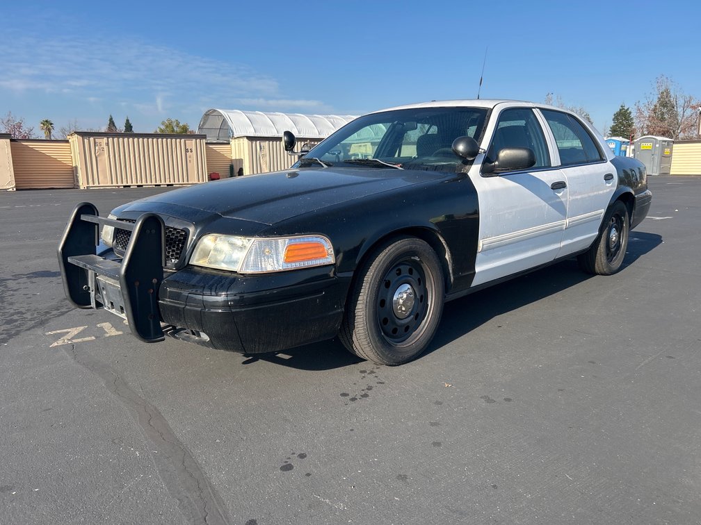 2011 Ford Crown Victoria, Milage Unknown (PRIOR POLICE)