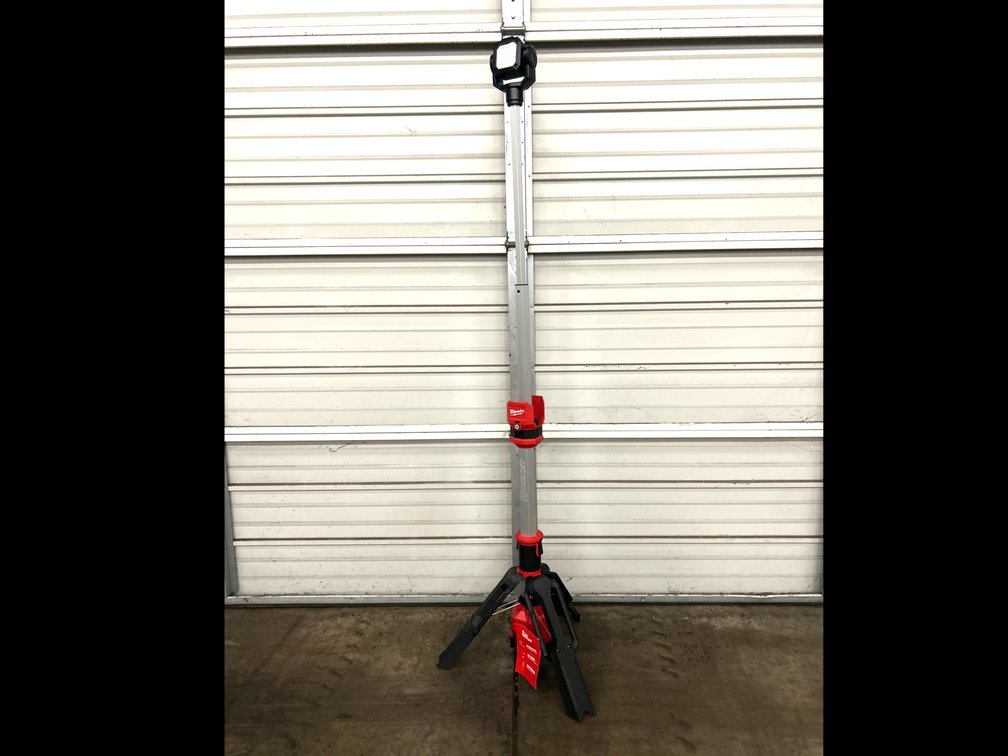 Milwaukee M12/Hybrid Rocket Work Light, includes Battery and Charger, inv #c231000