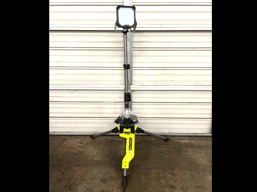 Ryobi 18V/Hybrid Telescoping Work Light, includes Battery and Charger
