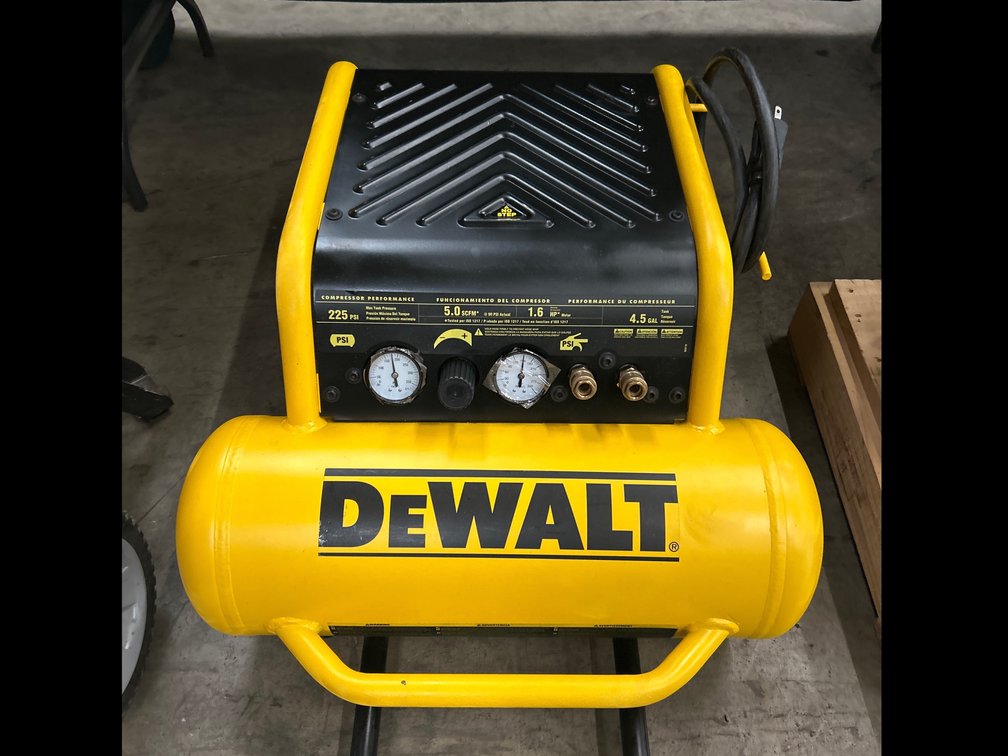 DeWalt 4.5 Gallon 225psi Air Compressor, inv #ro349