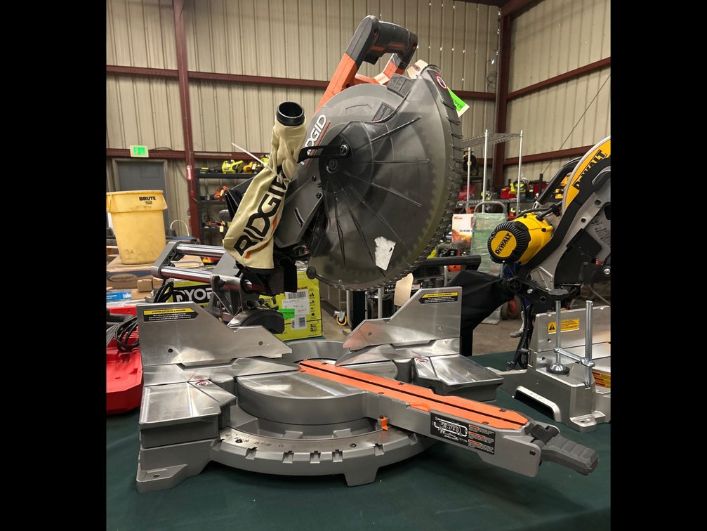 Ridgid 12in Double Bevel Sliding Miter Saw, inv #m06136