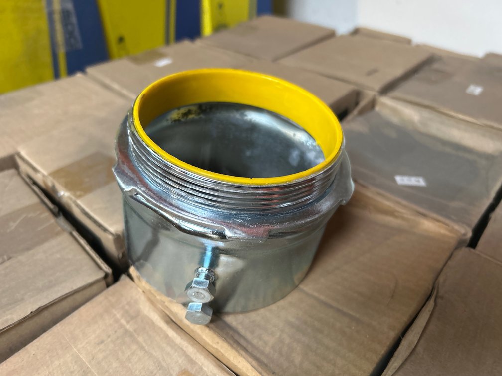 EMT Set Screw Steel 4in Connectors, Contents of Pallet