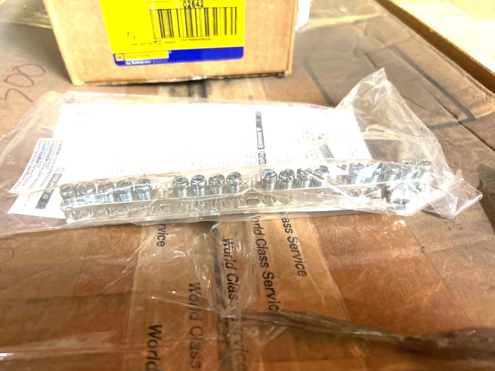 Square D Equipment Grounding Bar Kits, Contents of Pallet