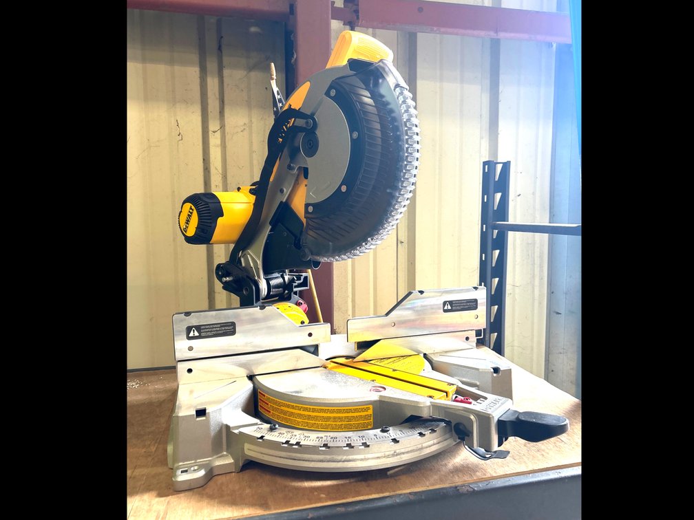 DeWalt 12in Compound Miter Saw, inv #m07810