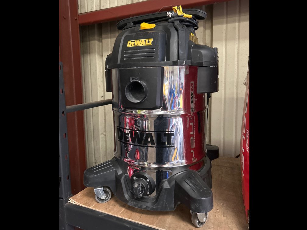 DeWalt 10 Gallon Wet/Dry Vac