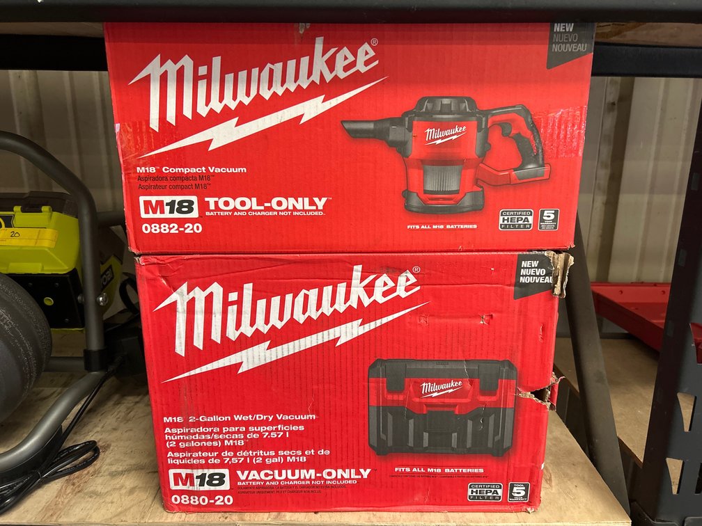 Milwaukee M18 Vacuums, Tools Only, 2pcs, inv #m051302, m07316