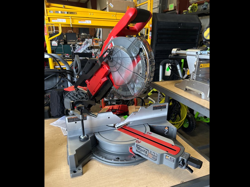 Milwaukee M18 10in Sliding Miter Saw, Includes Battery and Charger, inv #m090472