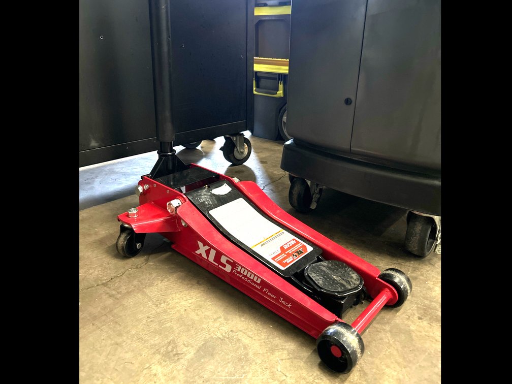 XLS 3 Ton Floor Jack