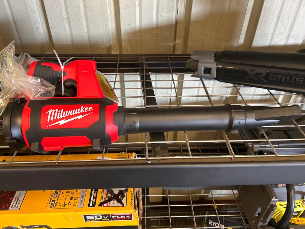 Milwaukee M12 Compact Blower, includes Battery and Charger, inv #m10ro280-1