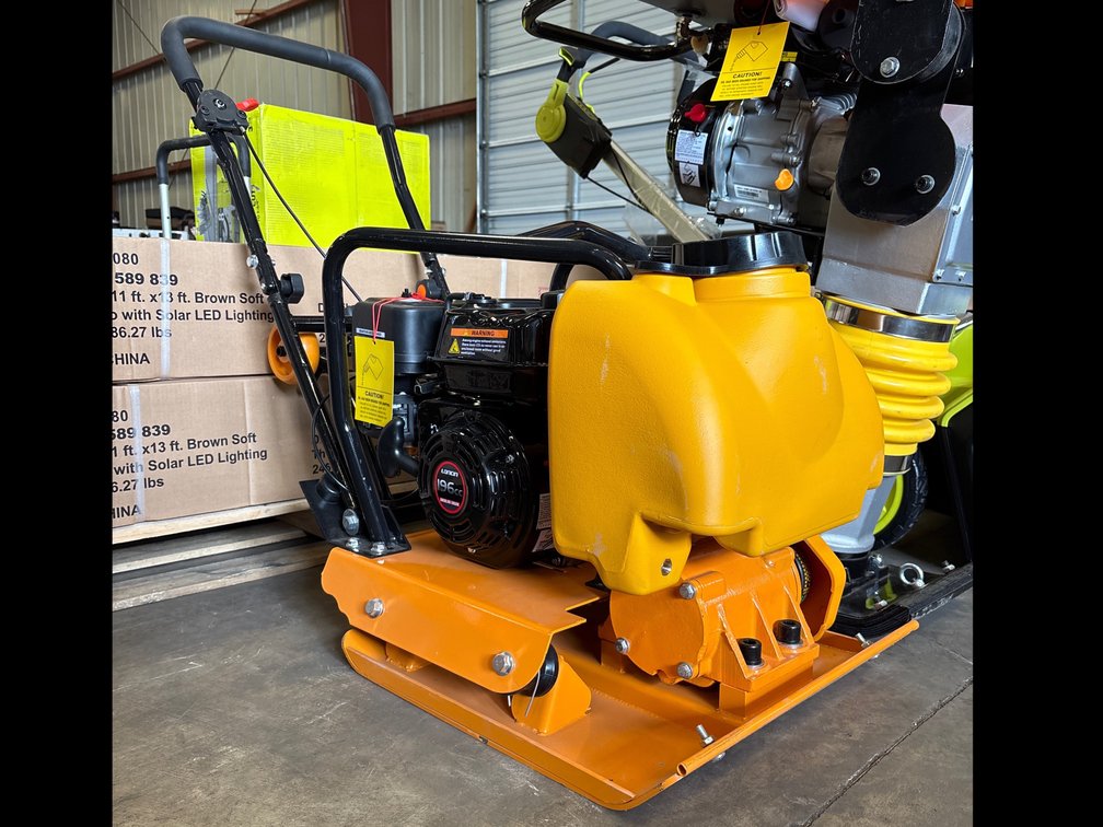 Unused ABoss Plate Compactor