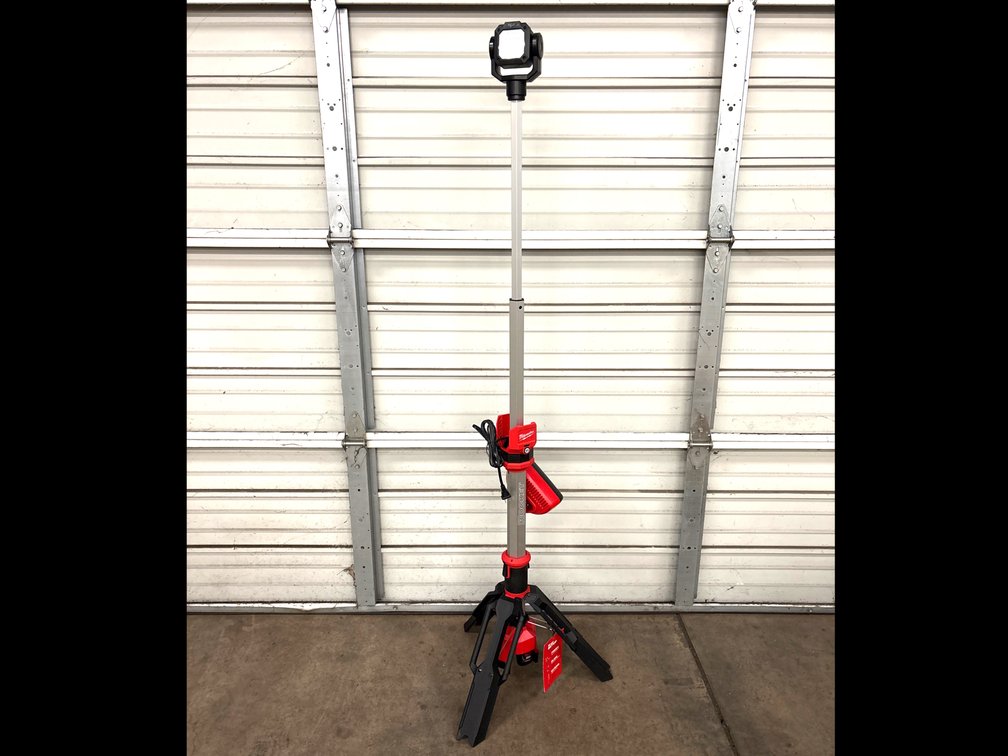 Milwaukee M12/Hybrid Rocket Telescopic Work Light, includes Battery and Charger, inv #m080841
