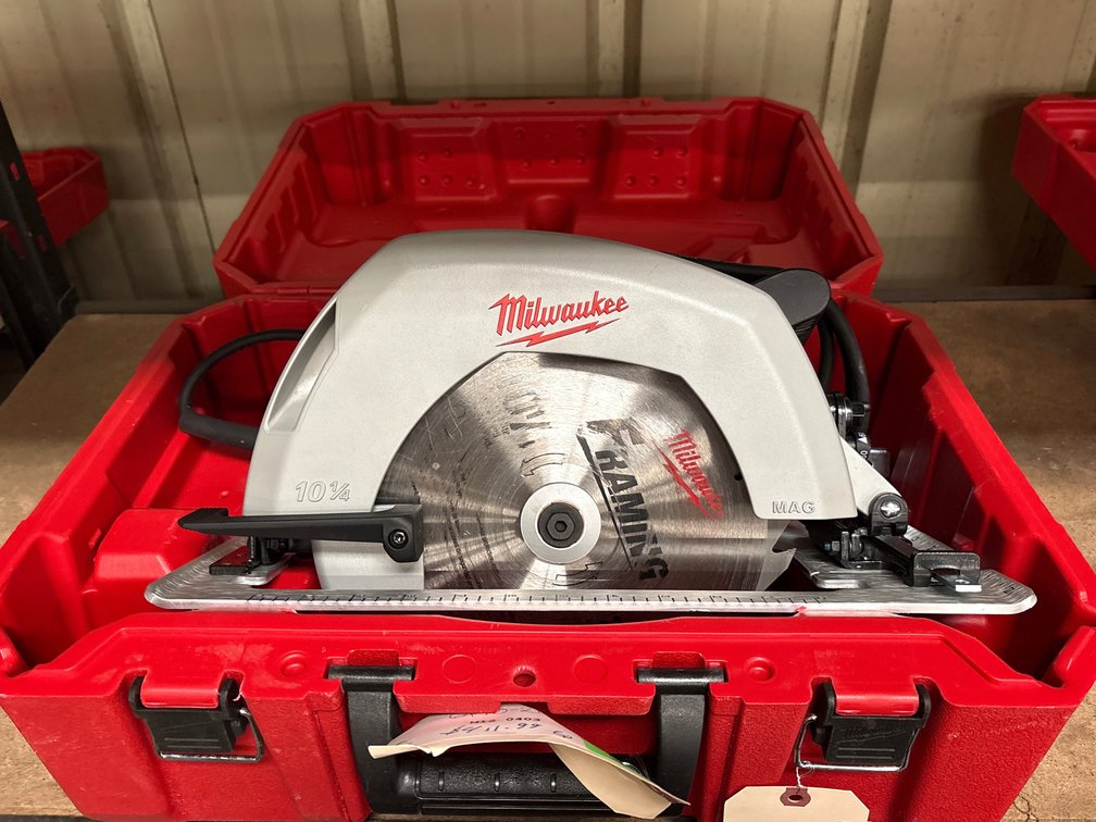 Milwaukee 10 1/4in Circular Saw, inv #mi141199