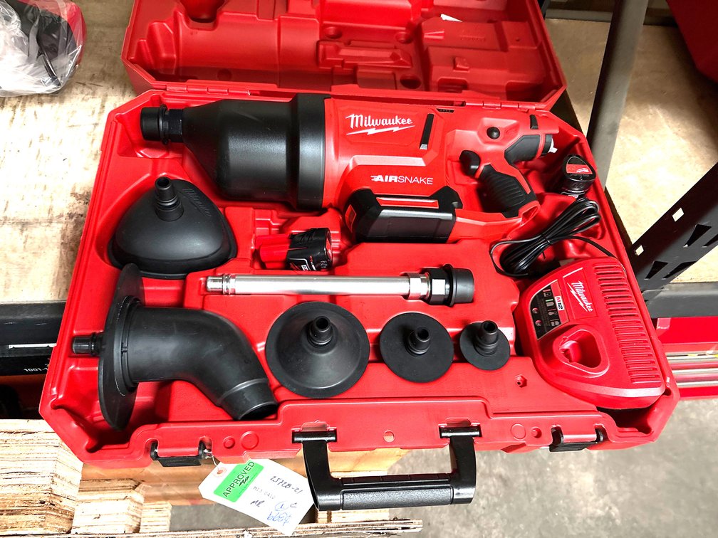 Milwaukee M12 Air Snake, inckudes (2) Batteries and Charger, inv #m130412