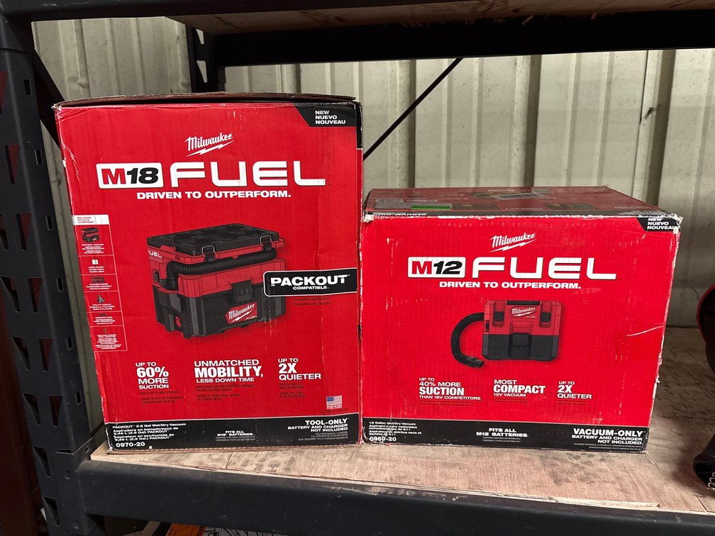 Milwaukee M12 & M18 Wet Drys Vacs, Tools Only, 2pcs, inv #m10917, 35299