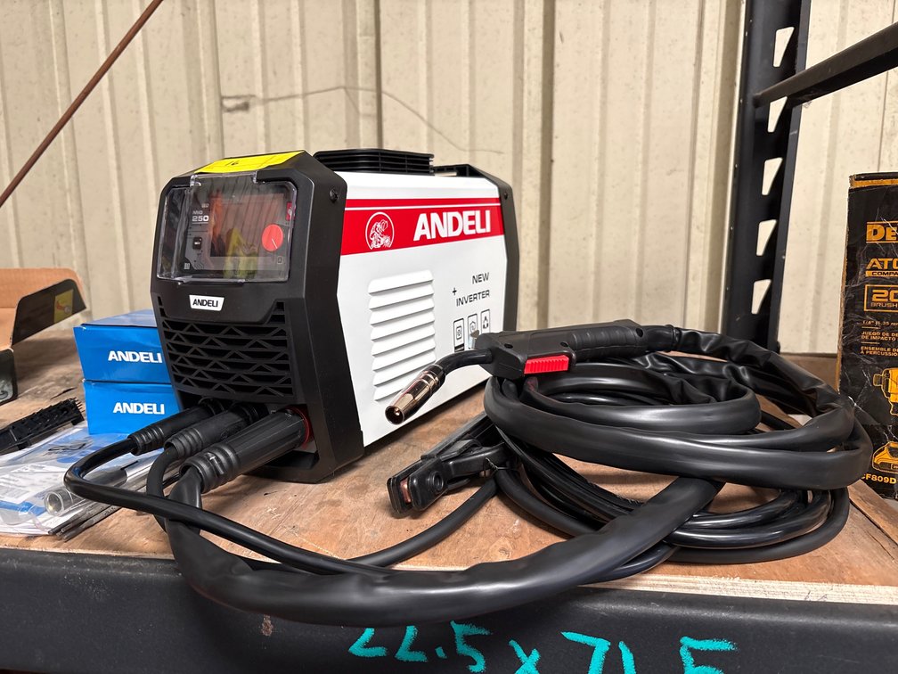 Unused Andeli Mig250 Inverter Welder