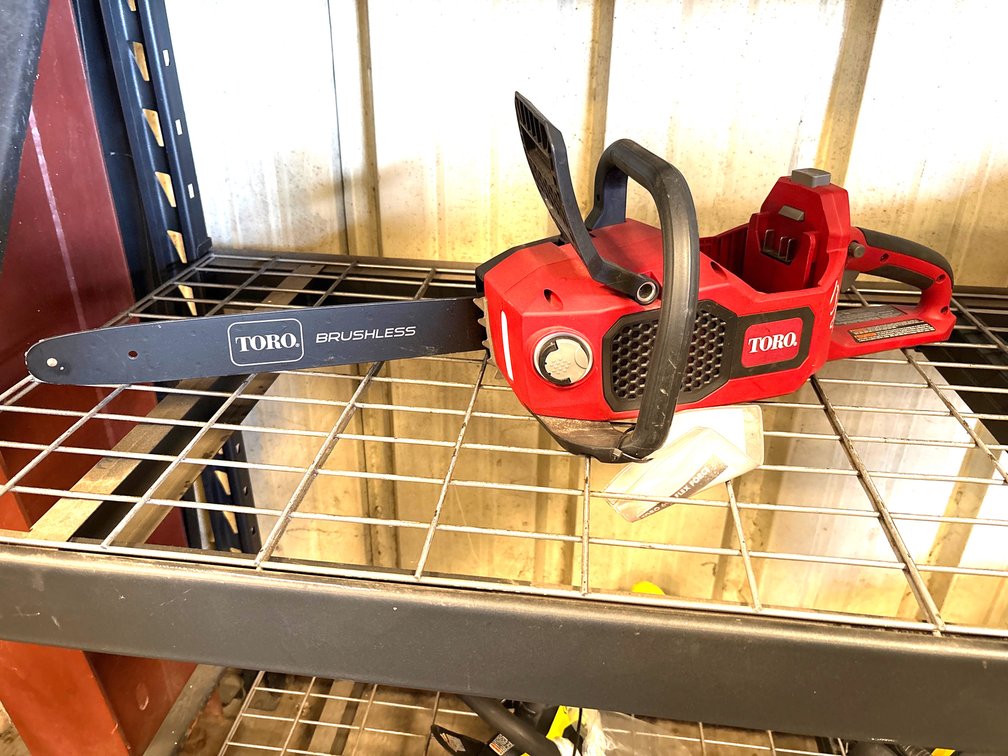Toro 60V Chainsaw, 14in Bar, NO CHAIN, includes Battery and Charger