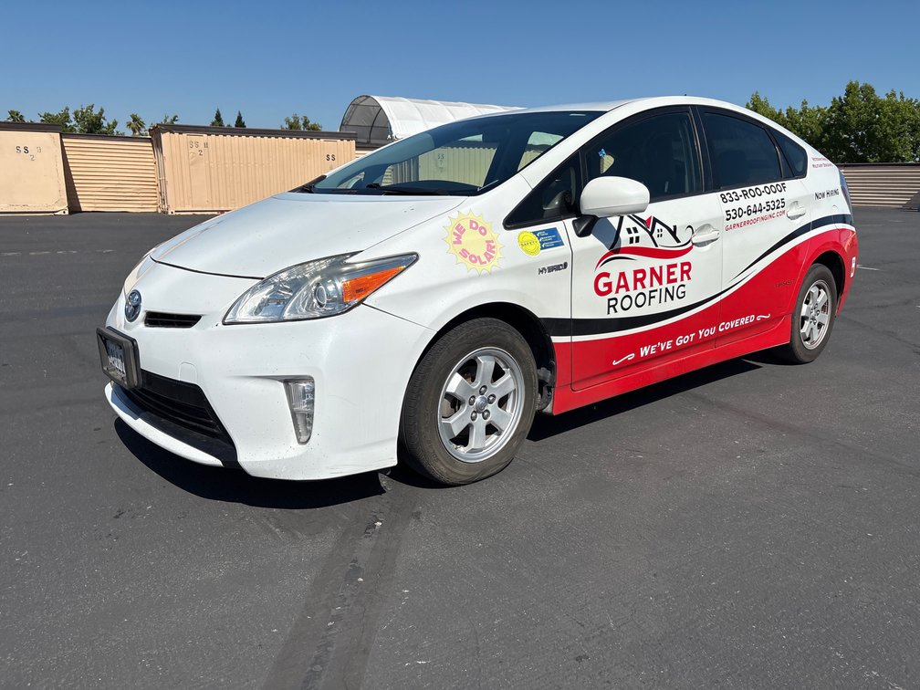 2015 Toyota Prius, 114668 Miles, SALVAGED TITLE, 10% BUYERS PREMIUM