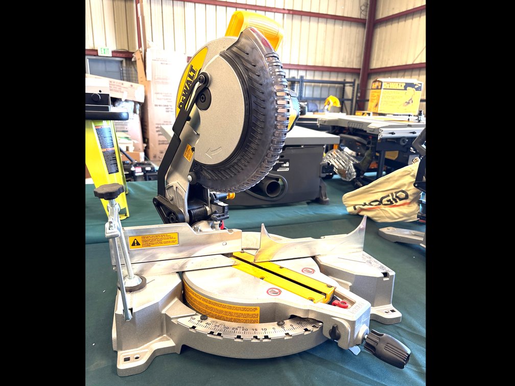 DeWalt 10in Compound Miter Saw, inv #m140578