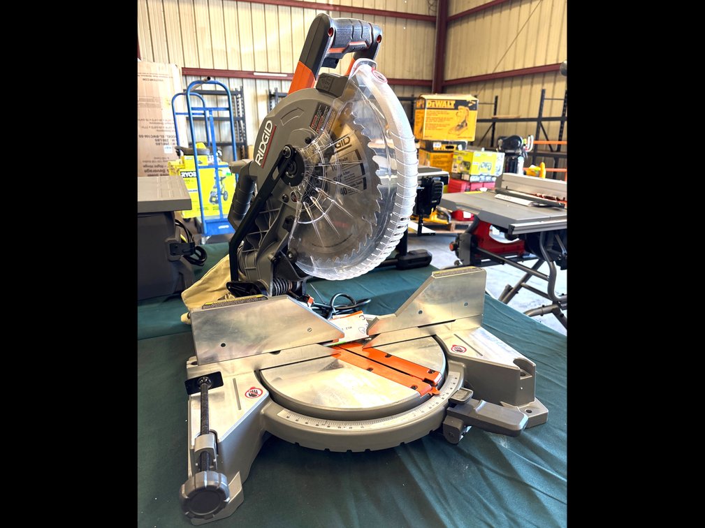 Ridgid 10in Compound Miter Saw, inv #m121364