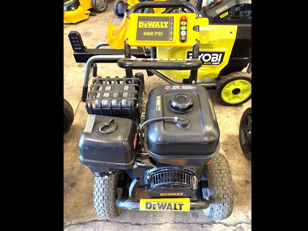 DeWalt 4400psi Gas Pressure Washer, inv #f0102