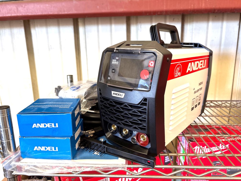 Unused Andeli MIG250 Inverter Welder